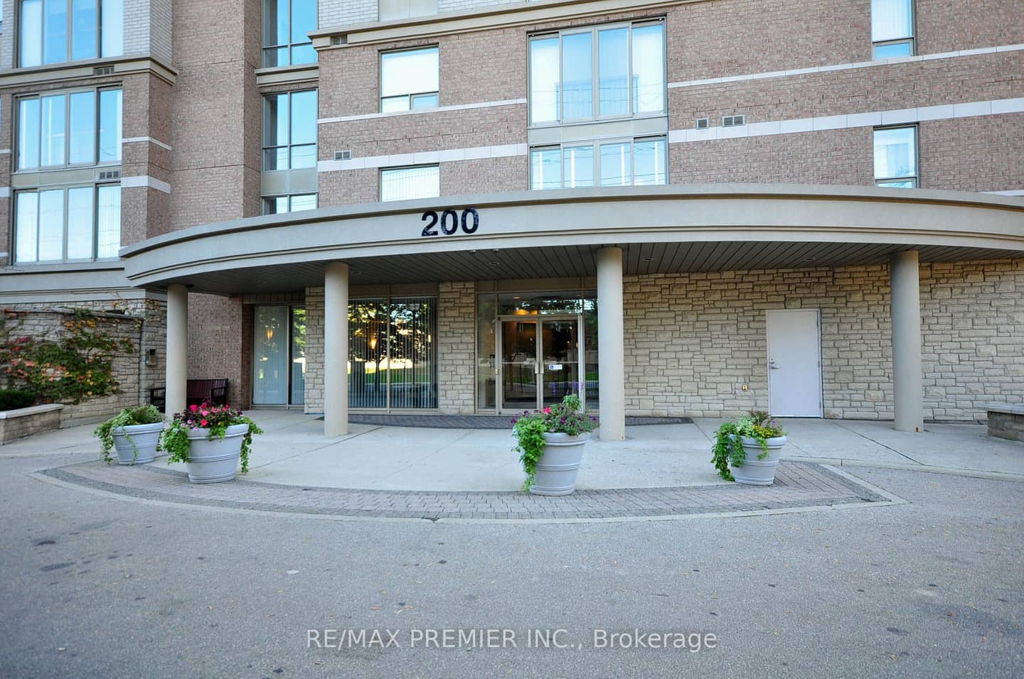 200 Burnhamthorpe Road E 603, Mississauga, ON L5A 4L4