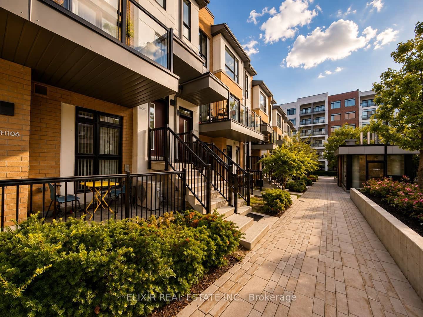 140 Canon Jackson Drive 206, Toronto, ON M6M 0B9