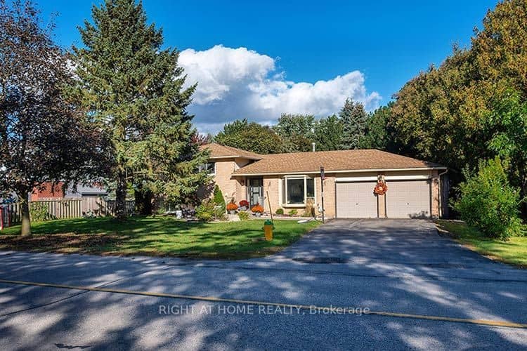 45 Centennial Avenue, East Gwillimbury, ON L9N 1H1