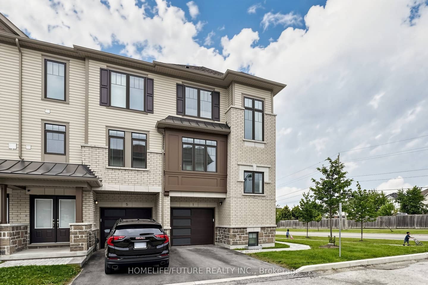 1 Bavin Street, Clarington, ON L1C 7H5