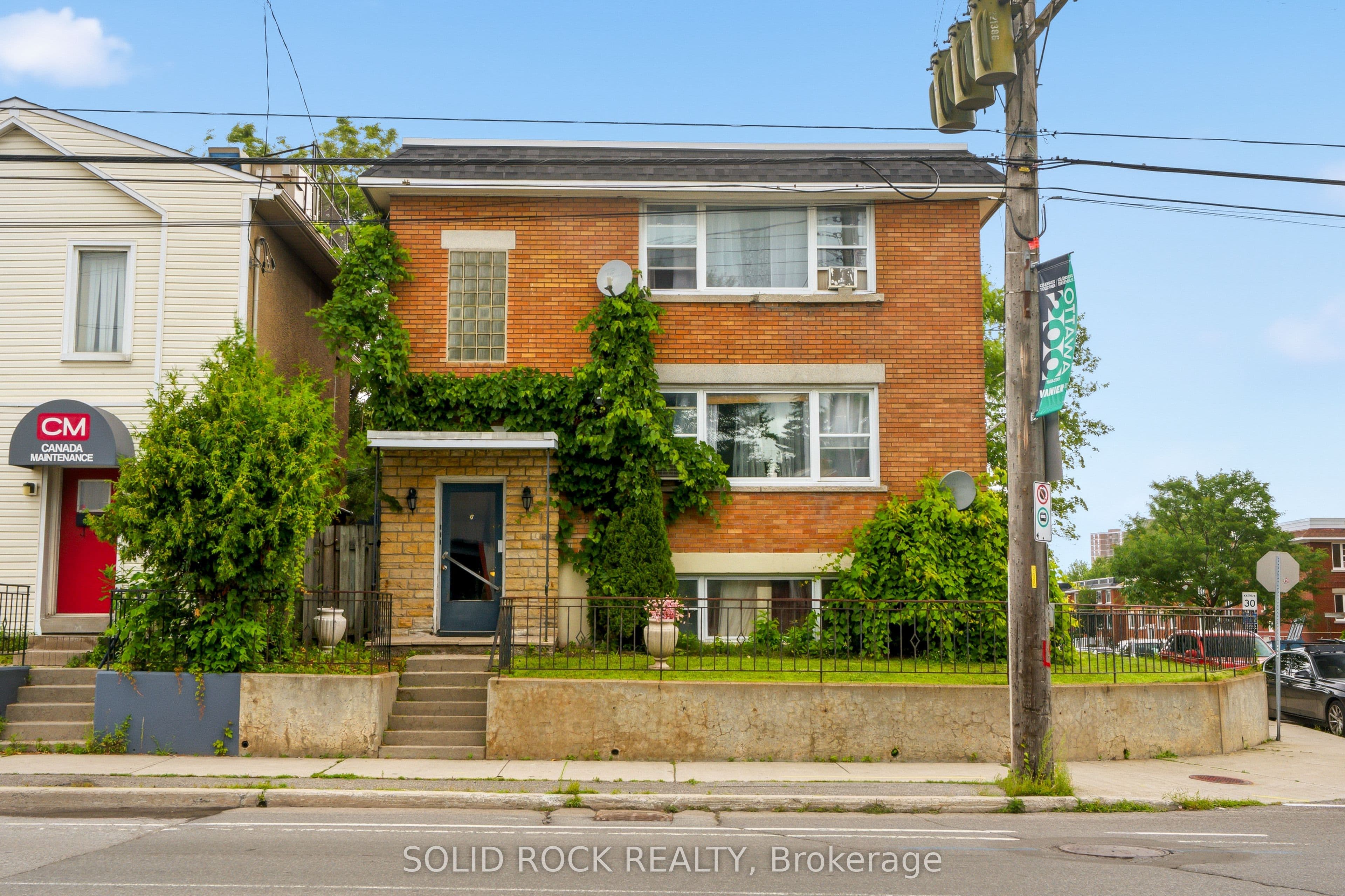 289 Mcarthur Avenue, Vanier and Kingsview Park, ON K1L 6P3