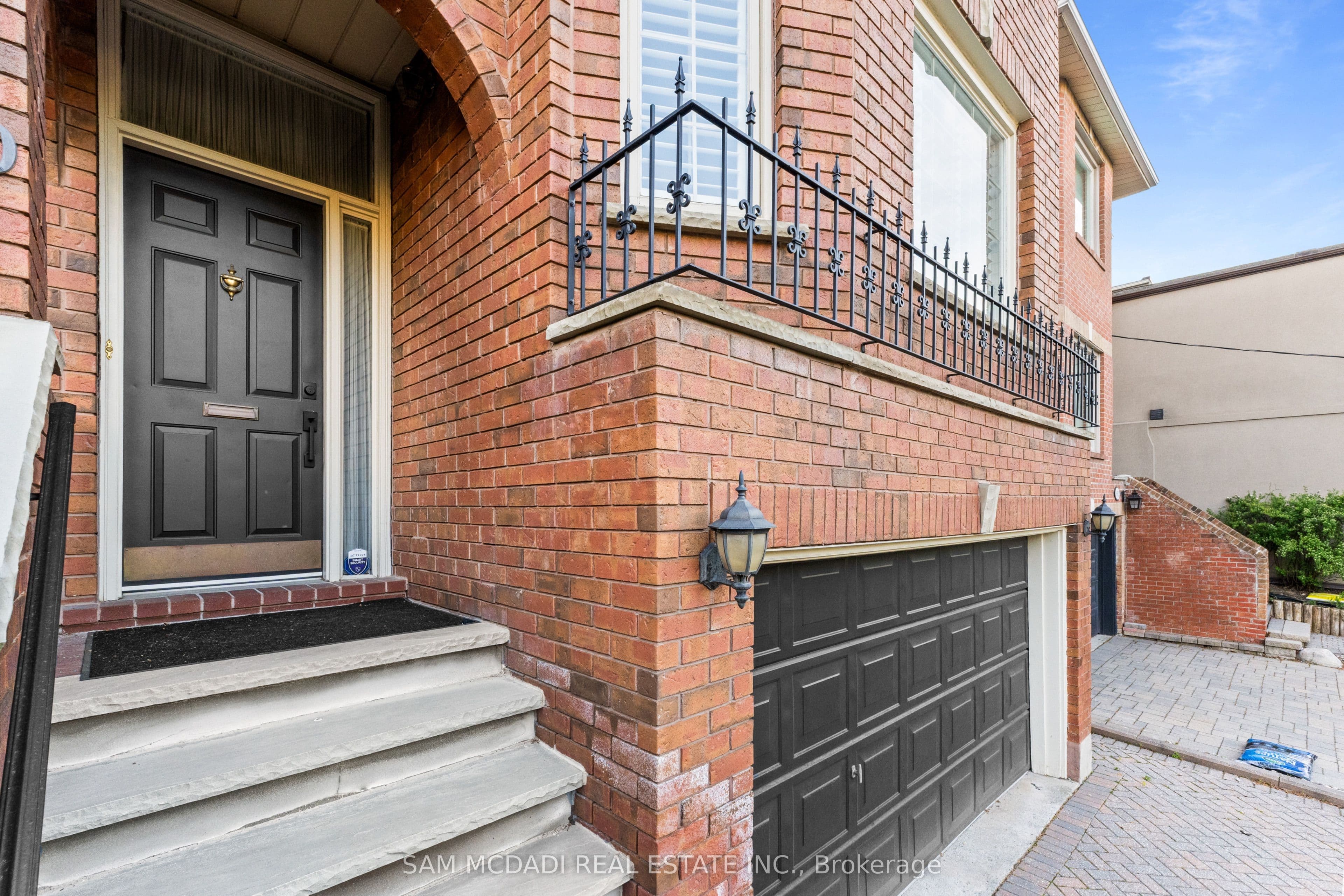 690 Oriole Parkway, Toronto, ON M4R 2C5