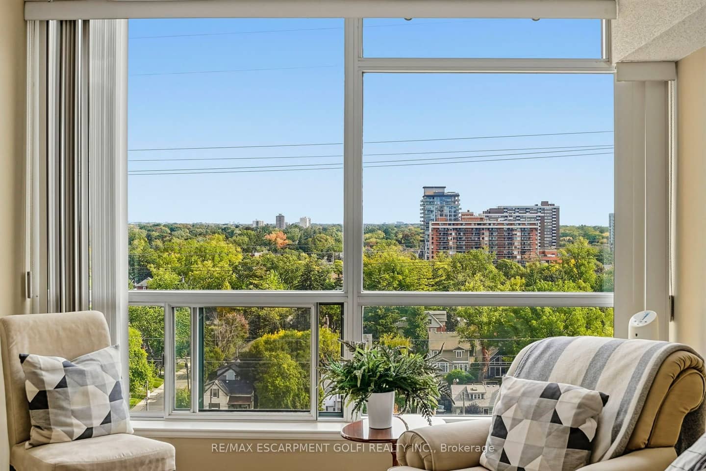 1276 Maple Crossing Boulevard 1406, Burlington, ON L7S 2J9