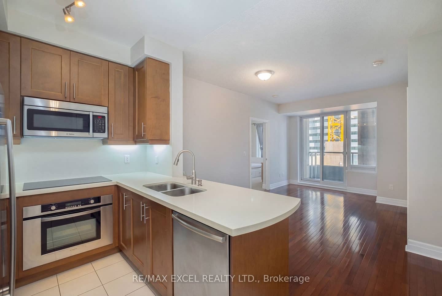 35 Balmuto Street 1205, Toronto, ON M4Y 0A3