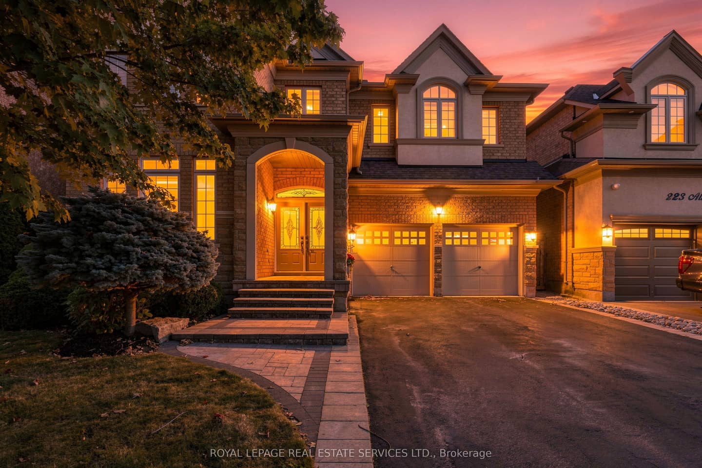 227 Alison Crescent, Oakville, ON L6L 0C7