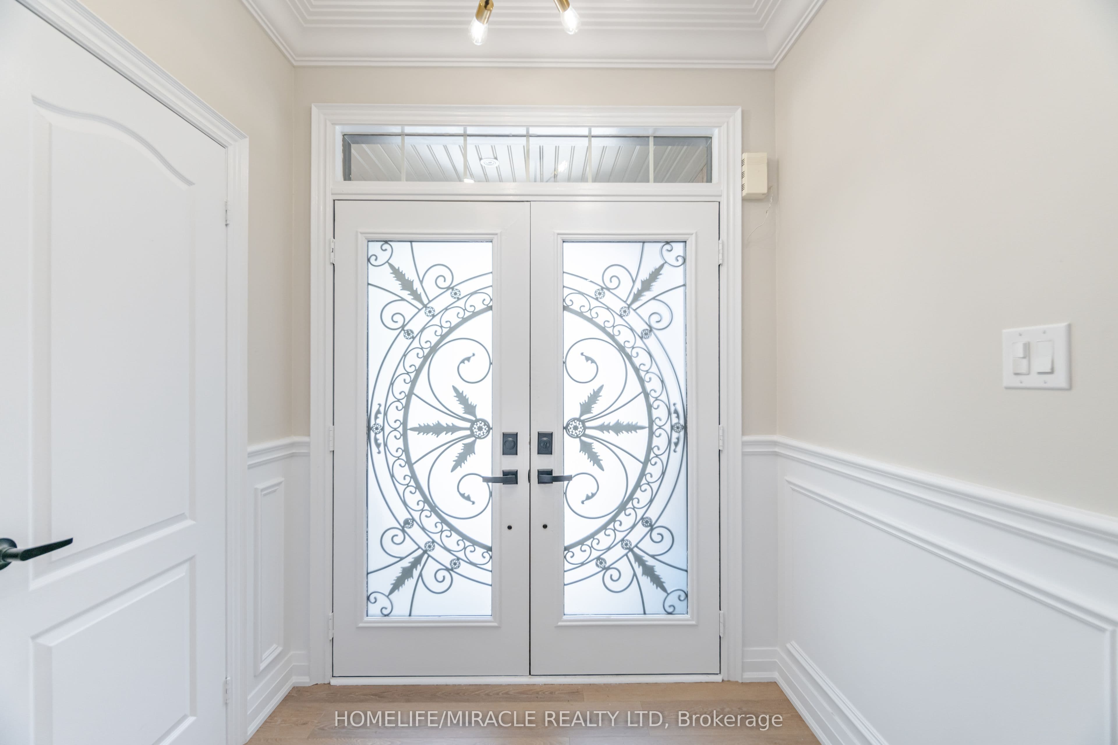 28 Sussexvale Drive, Brampton, ON L6R 3S1