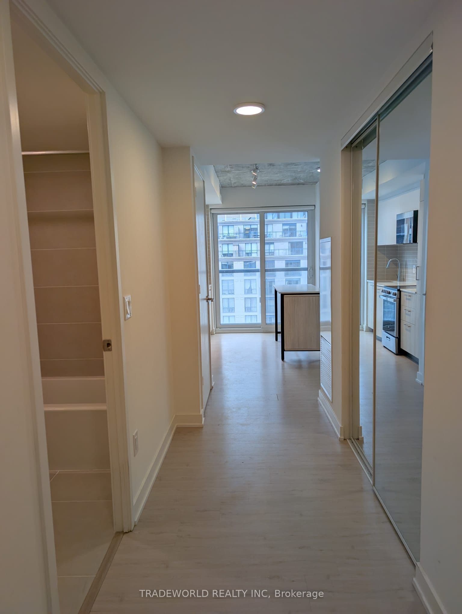 65 Mutual Street 906, Toronto, ON M5B 0E5