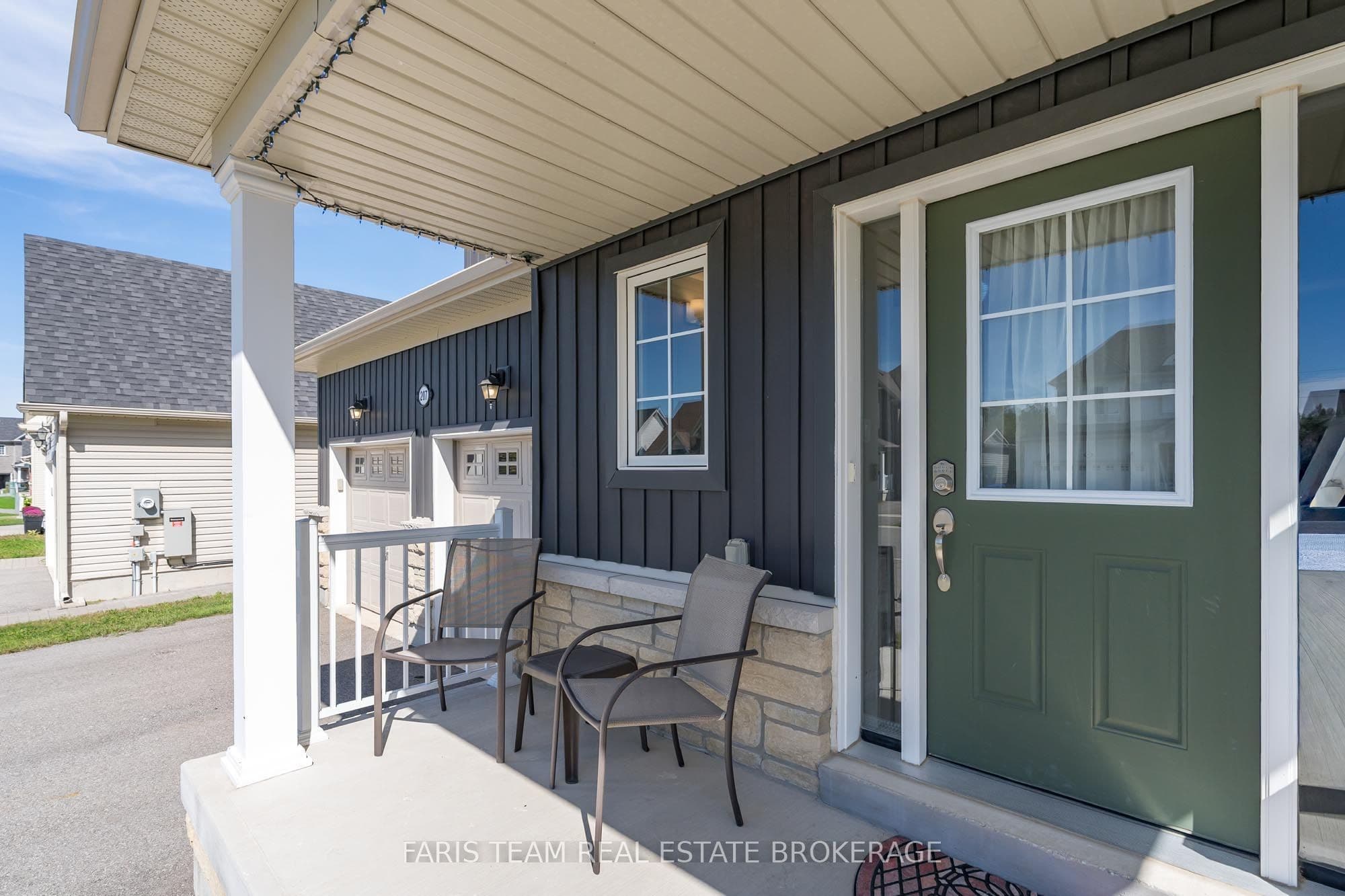 207 Springfield Crescent, Clearview, ON L0M 1S0
