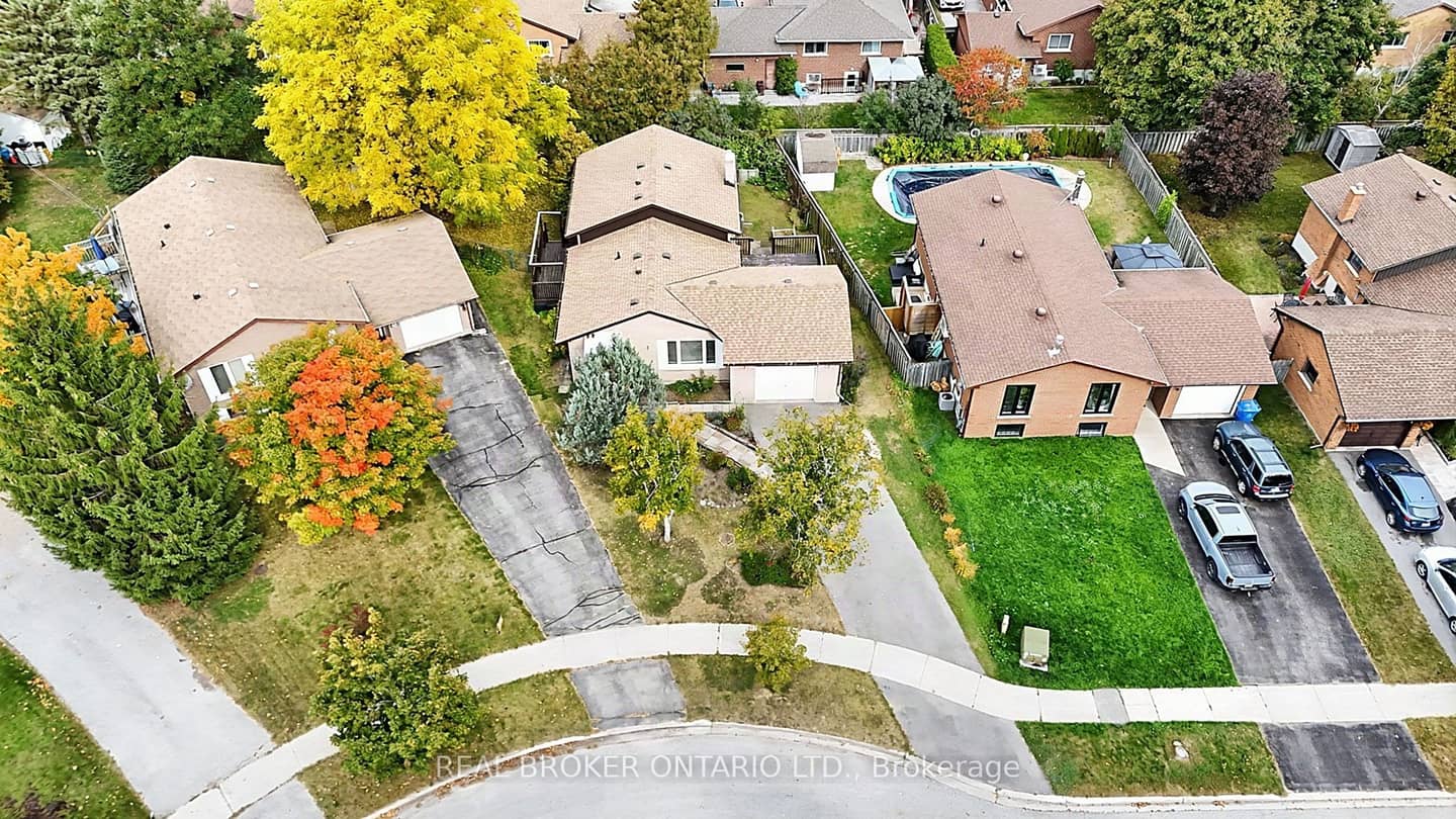 36 Dutch Settlers Court, East Gwillimbury, ON L9N 1M2