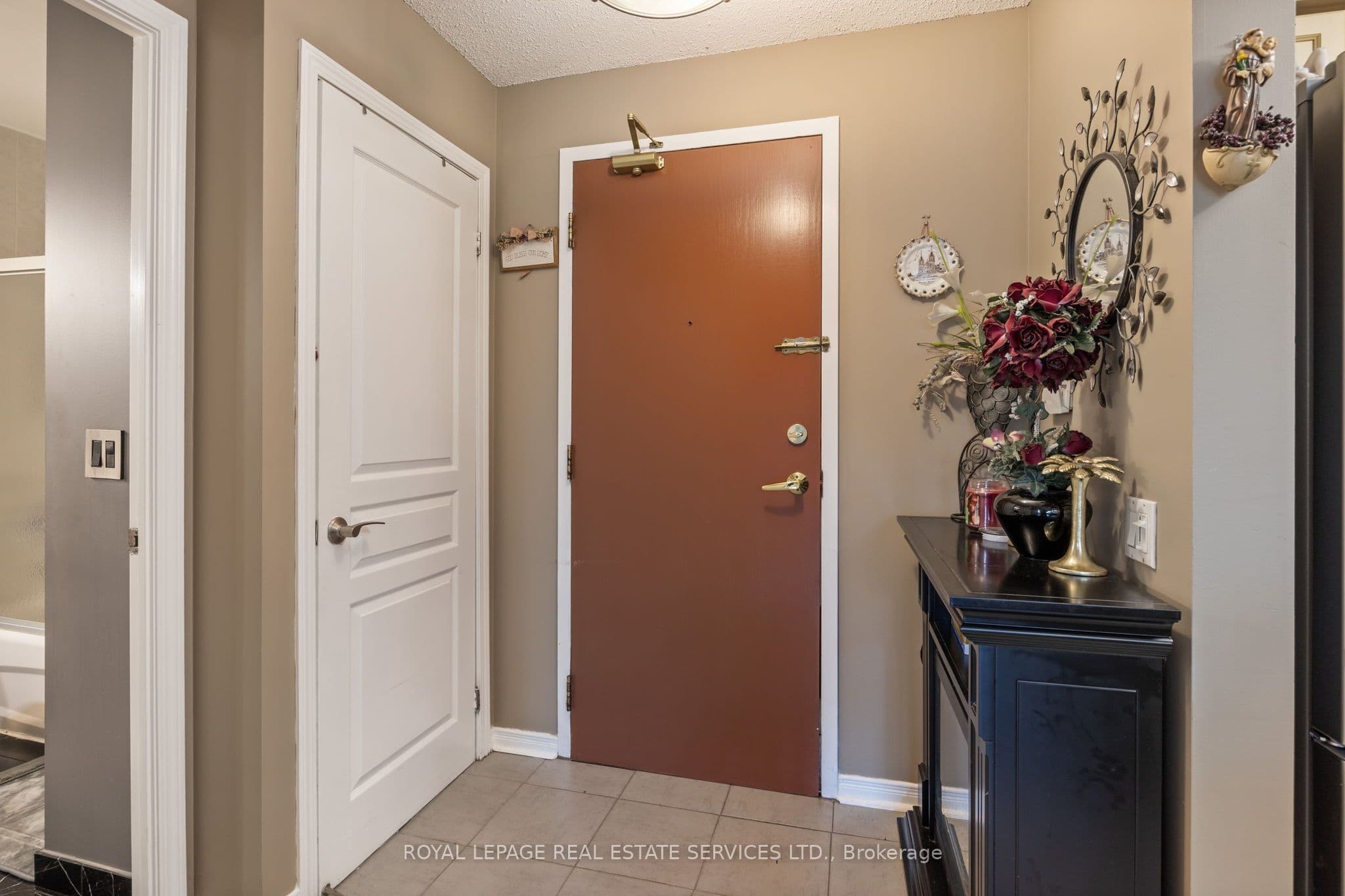 9 Northern Heights Drive 101, Richmond Hill, ON L4B 4M5