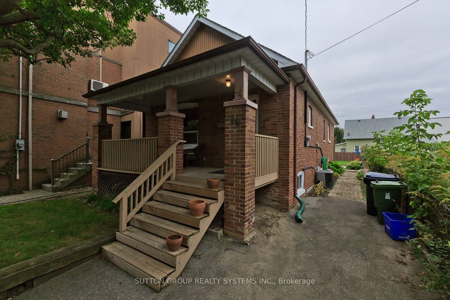 14 Lake Shore Drive, Toronto, ON M8V 1Z2