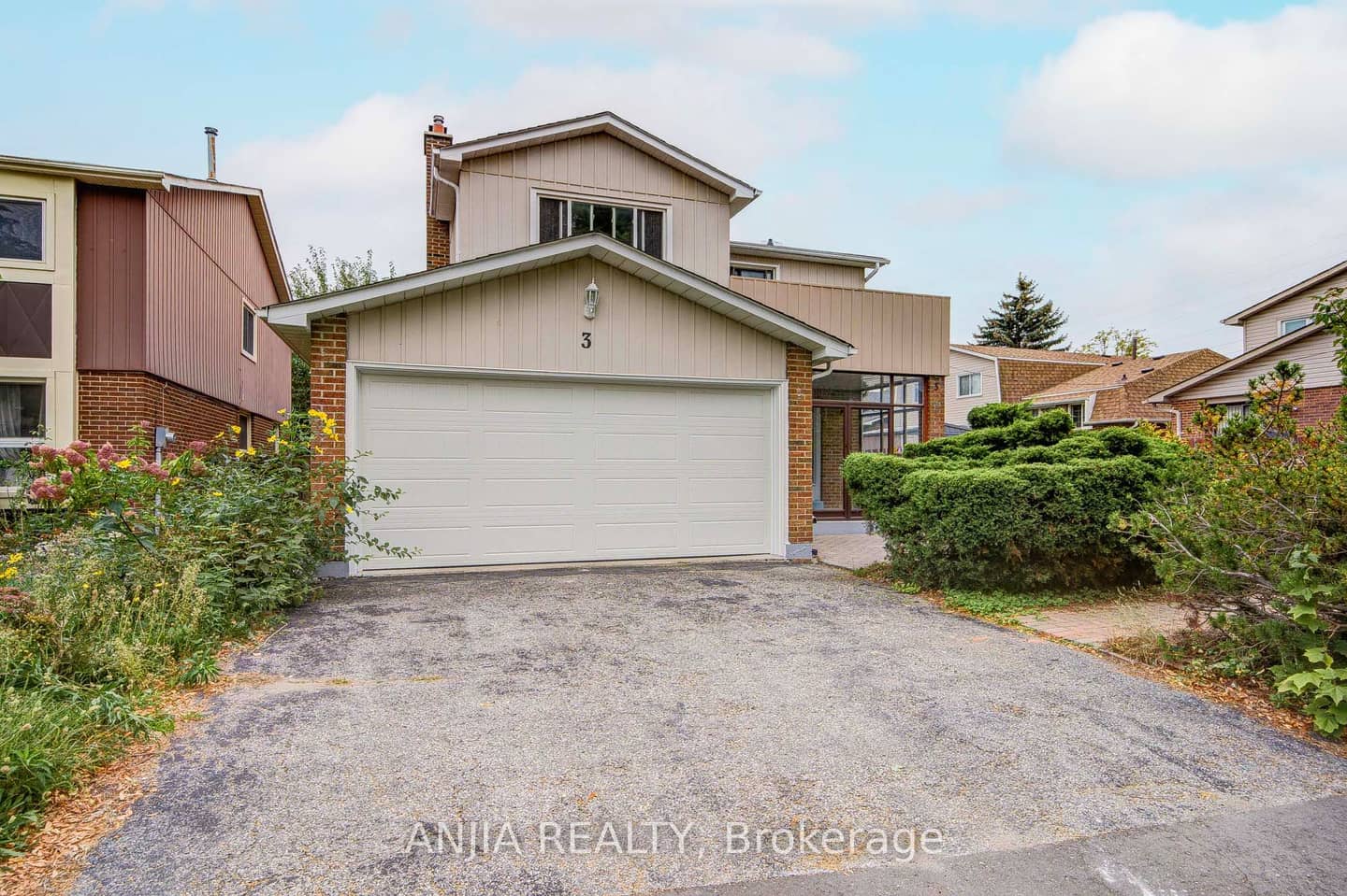 3 Mossbrook Crescent, Toronto, ON M1W 2W8
