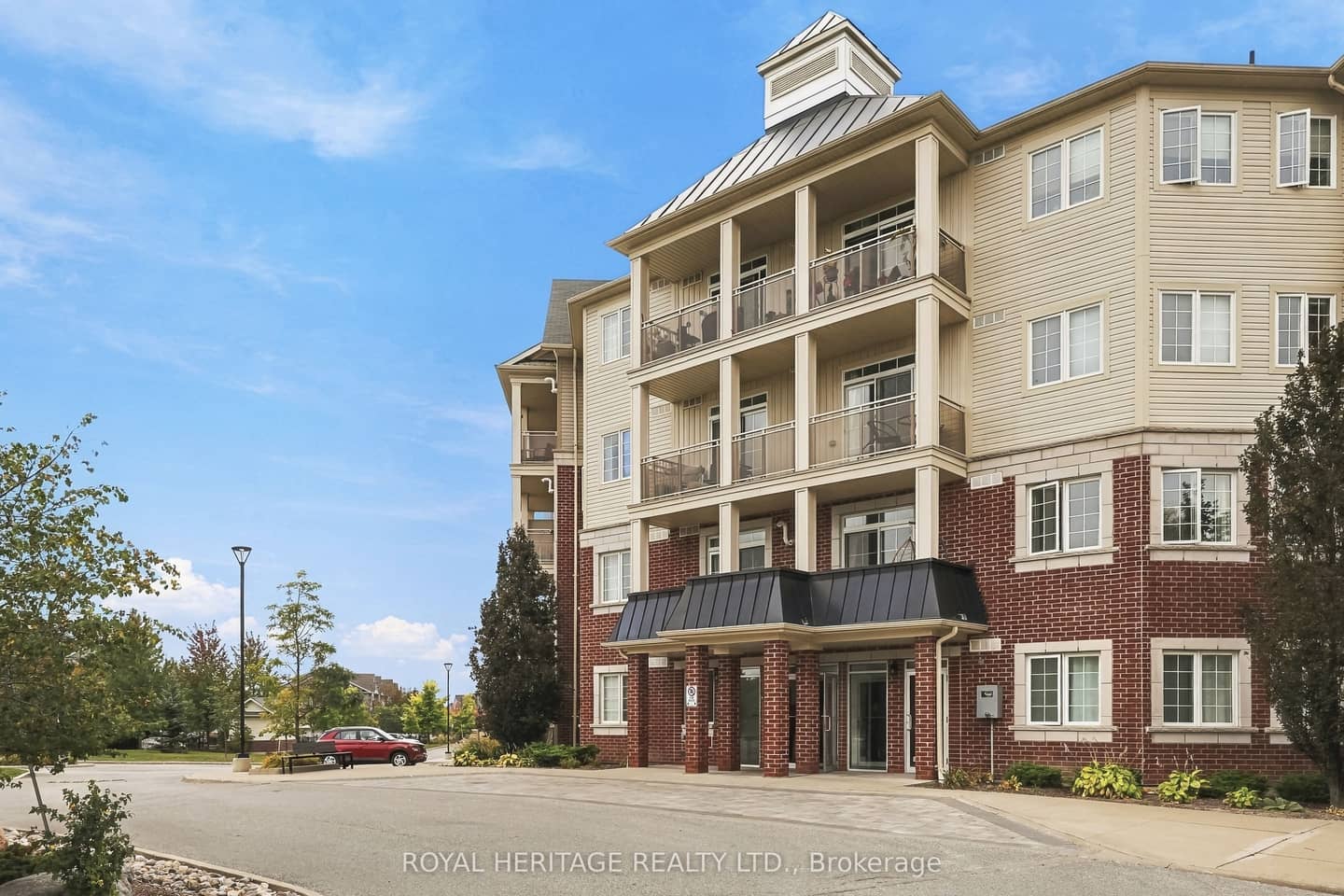 80 Aspen Springs Drive 320, Clarington, ON L1C 0V4