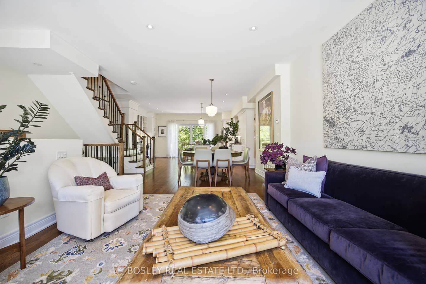 17 Matthew Court, Toronto, ON M9B 0C1