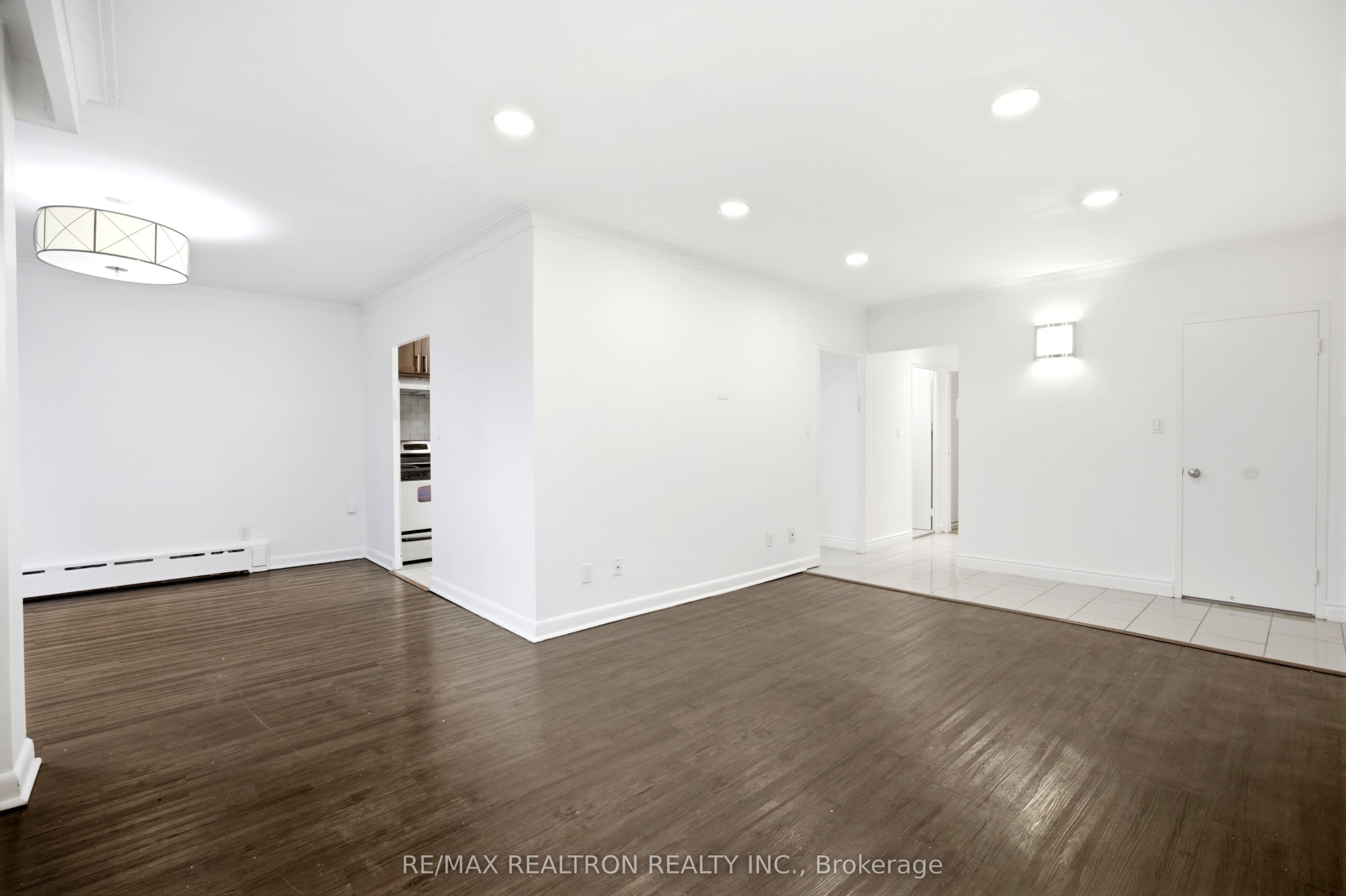 26 Meadowbrook Road 7, Toronto, ON M6B 2S4