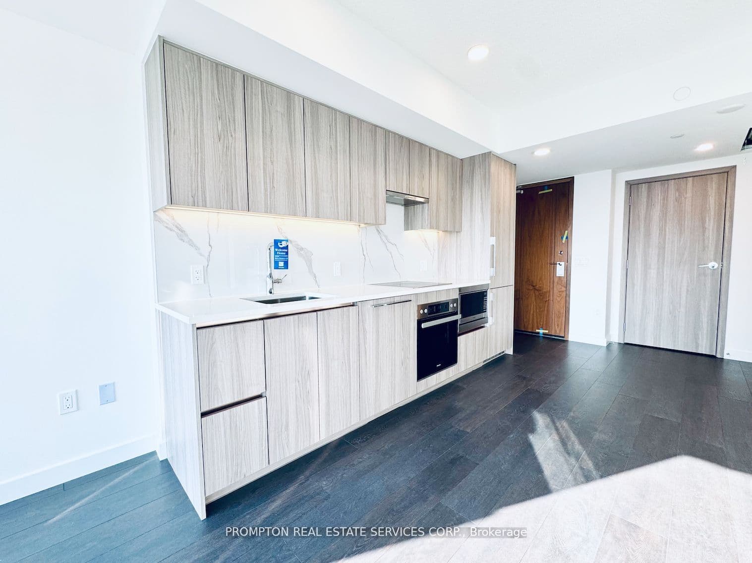 3 Concord Cityplace Way 4101, Toronto, ON M5V 0X4