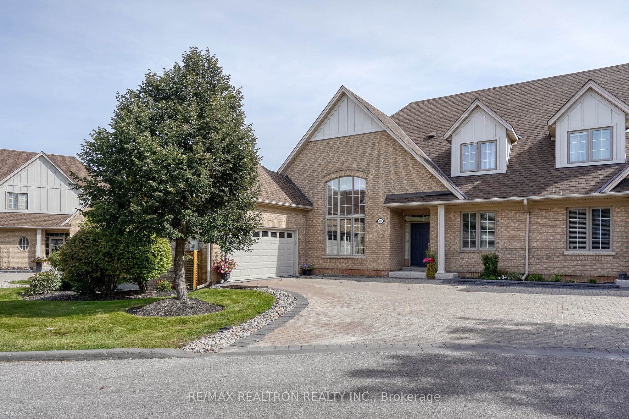 486 Falconwood Hollow, Aurora, ON L4G 7M1