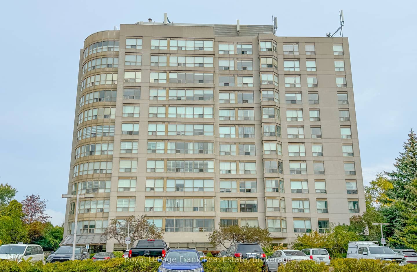 712 Rossland Road E 213, Whitby, ON L1N 9E8