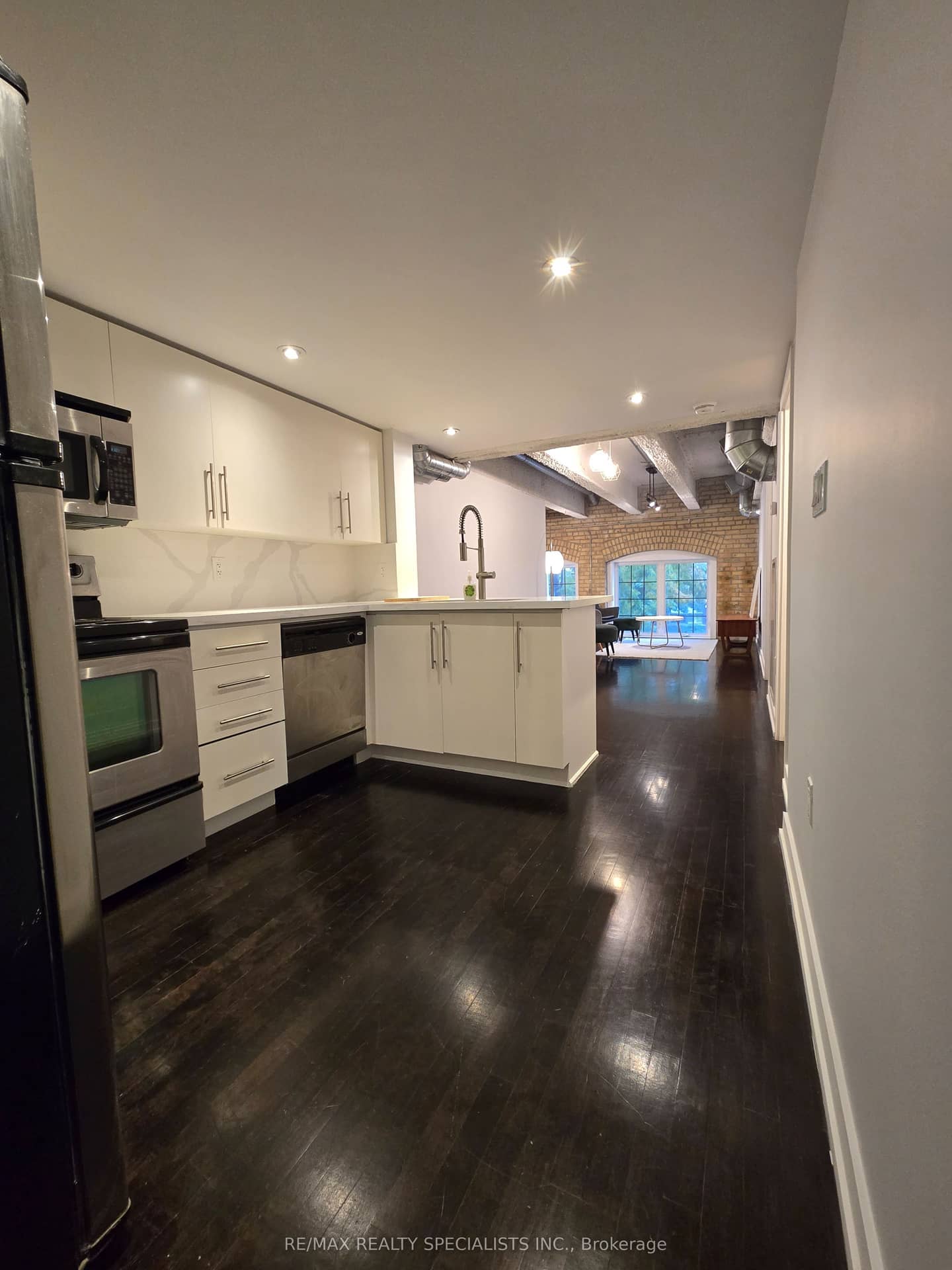 1100 Lansdowne Avenue 201, Toronto, ON M6H 4K1