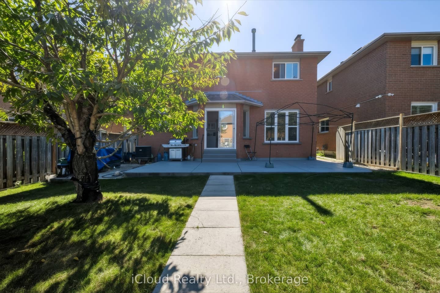 62 Castlehill Crescent, Brampton, ON L6X 4E1