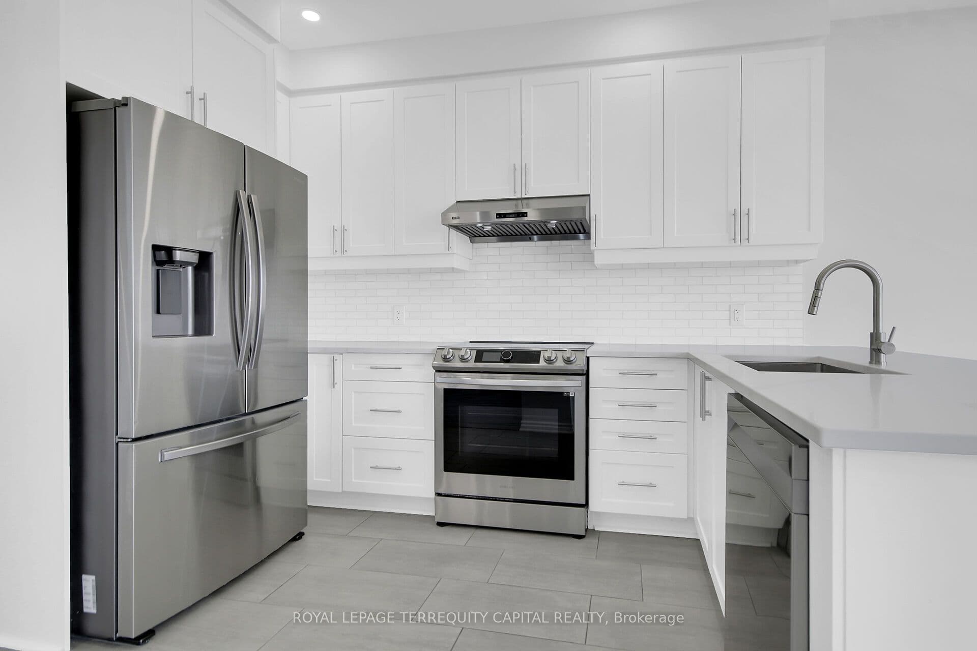 116 Unity Place, Stittsville - Munster - Richmond, ON K2S 2Y8