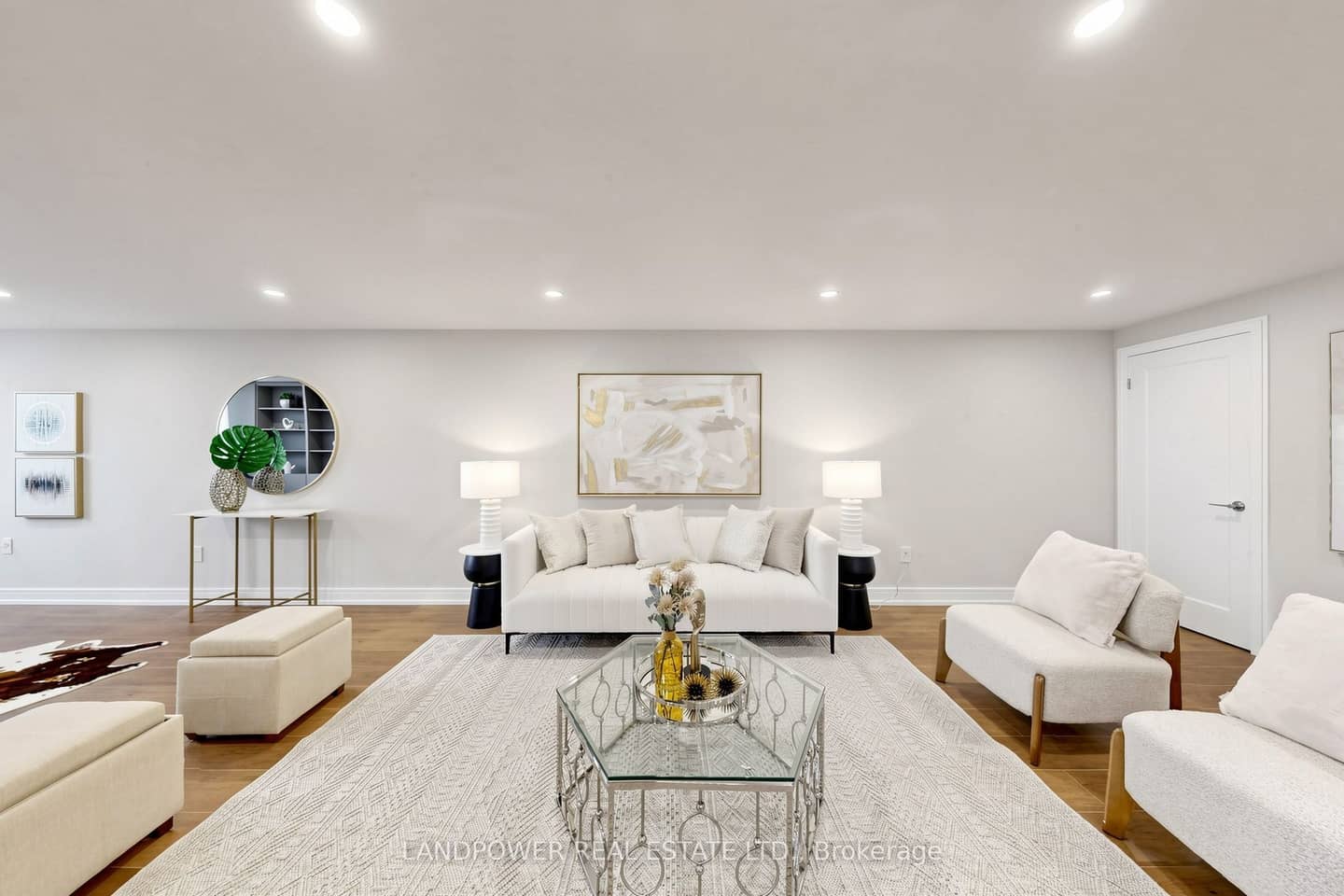 3303 Don Mills Road 1407, Toronto, ON M2J 4T6