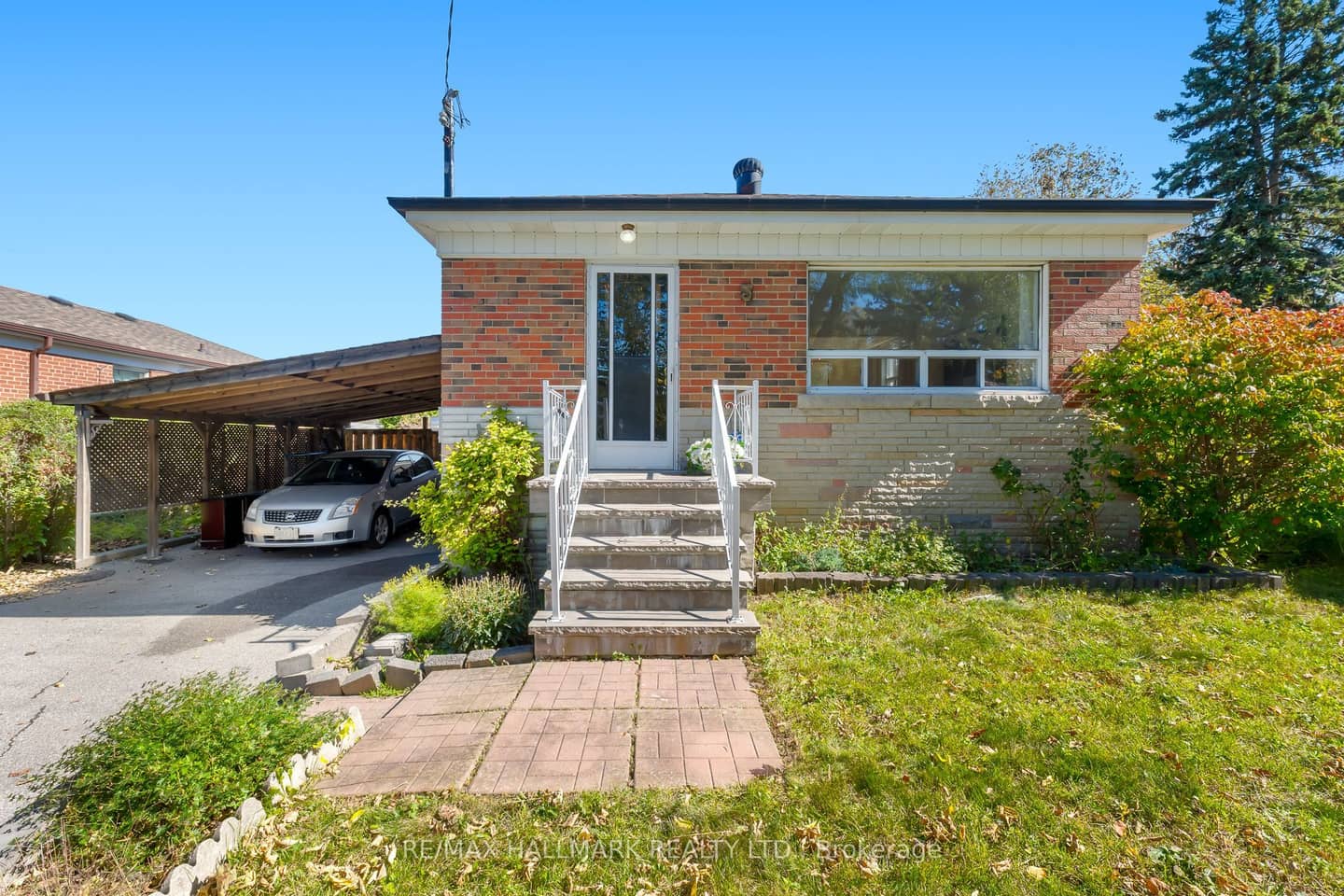 3 Armada Court, Toronto, ON M1G 1W9