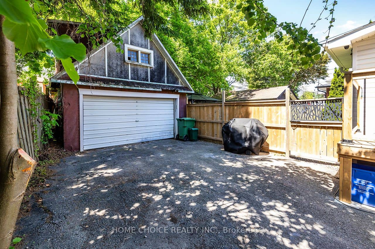 140 Gladstone Avenue, Oshawa, ON L1J 4E7