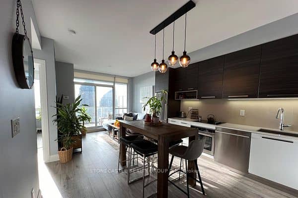 36 Park Lawn Road 2401, Toronto, ON M8V 0E5
