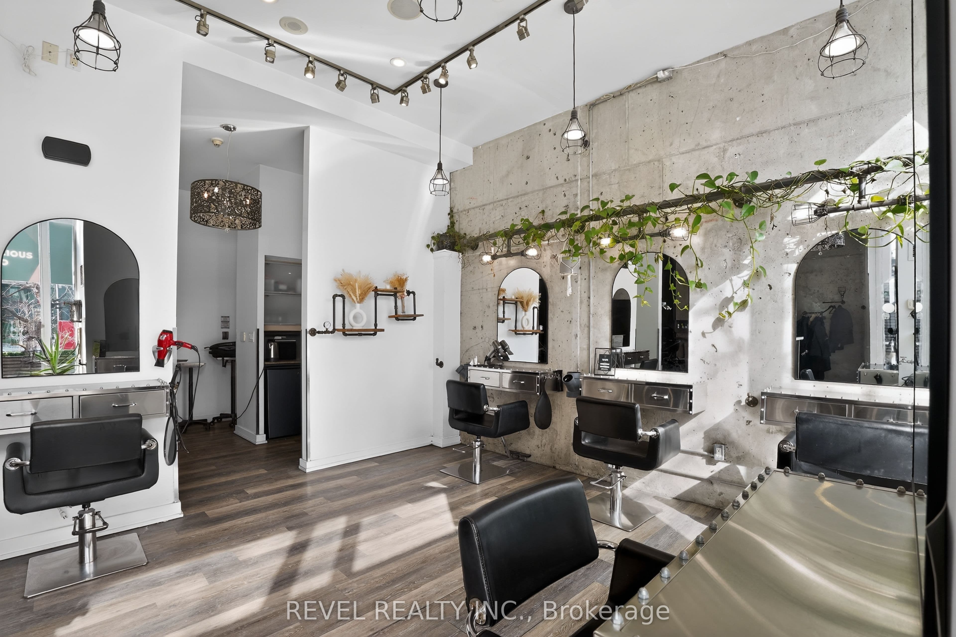 40 Fort York Boulevard G05, Toronto, ON M5V 3Z3