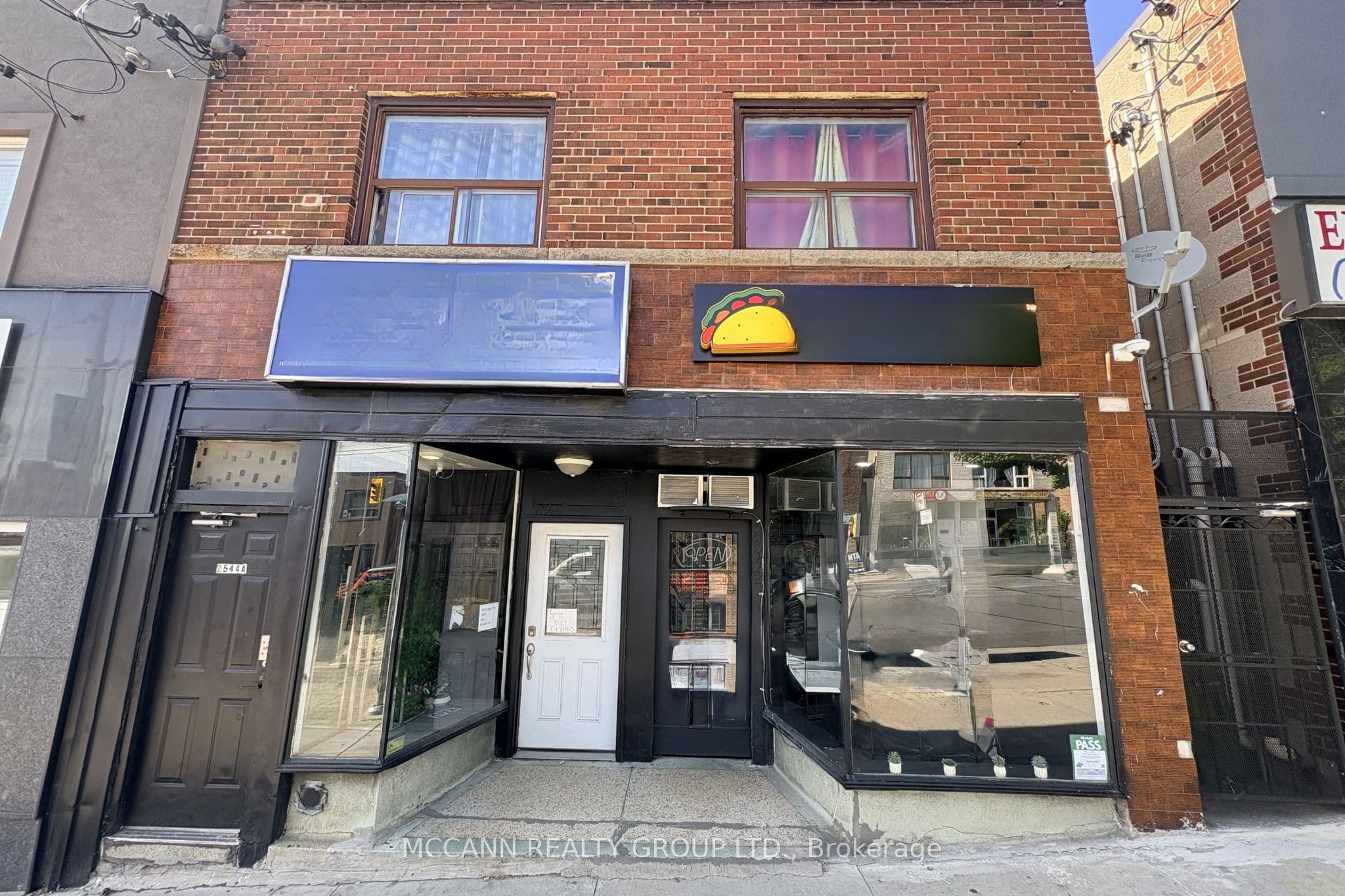 2544 Eglinton Avenue W, Toronto, ON M6M 1T1