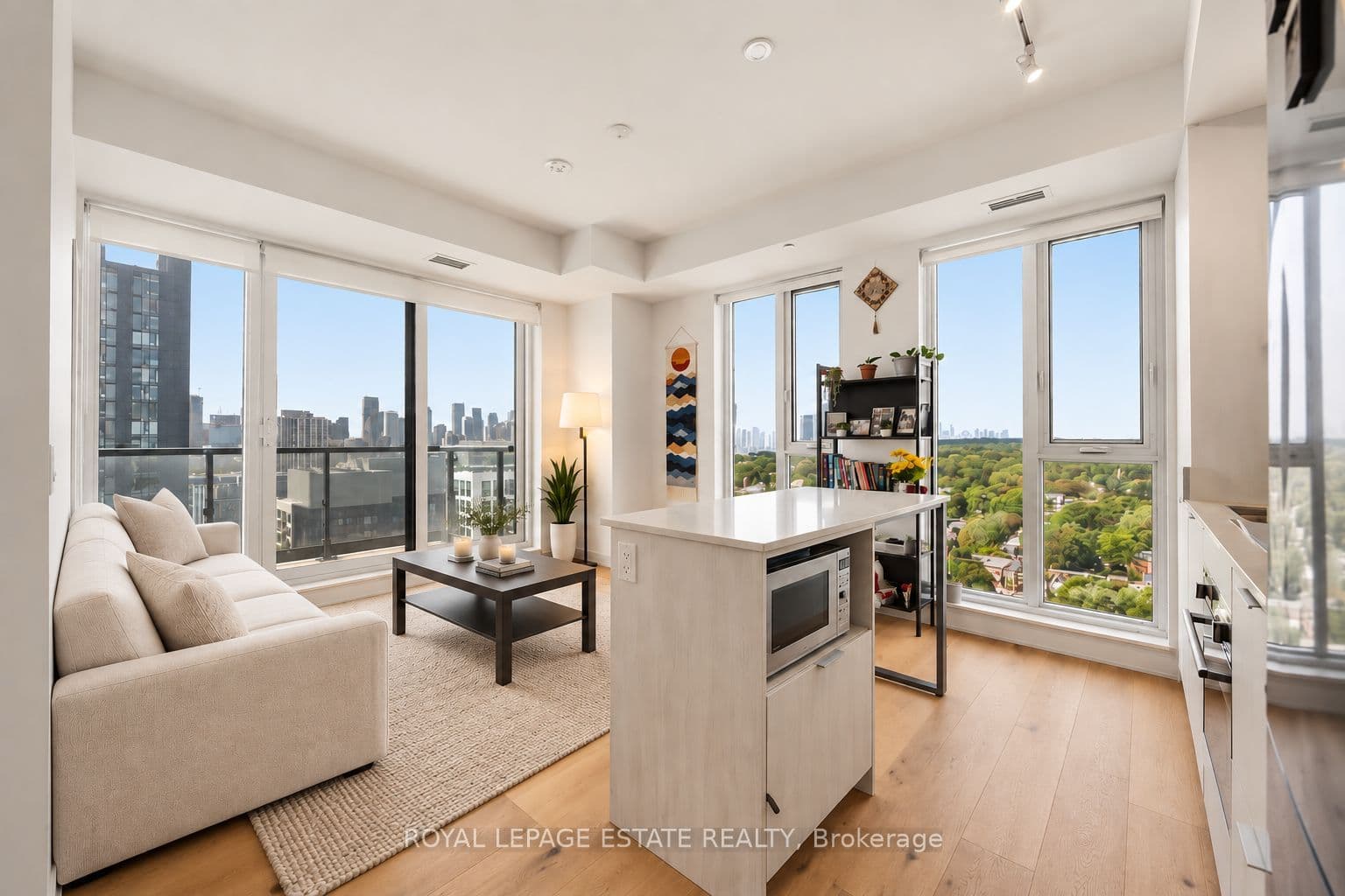 130 River Street 2008, Toronto, ON M5A 0R8