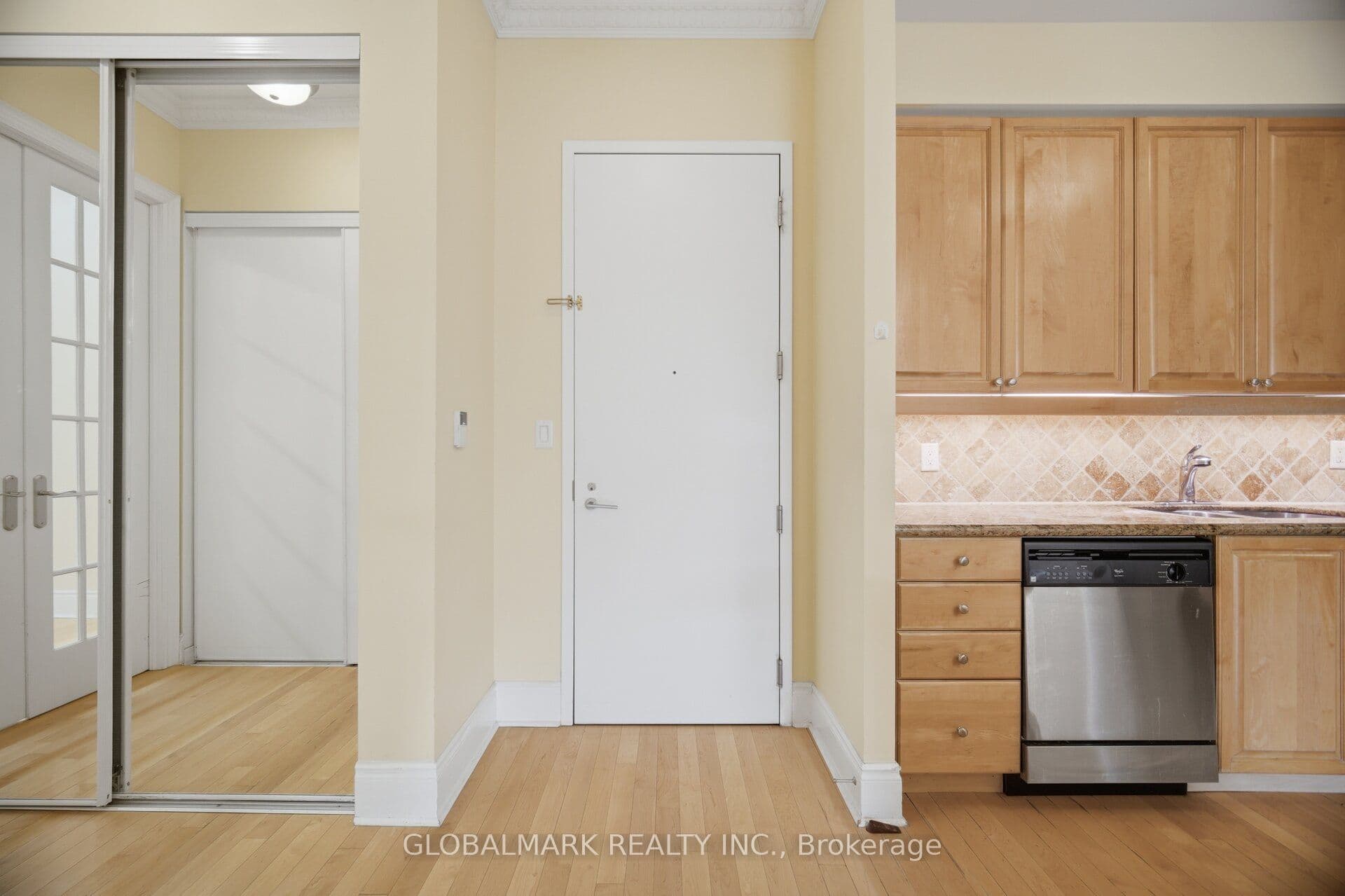 3880 duke of york Boulevard S Ph2, Mississauga, ON L5B 4M7