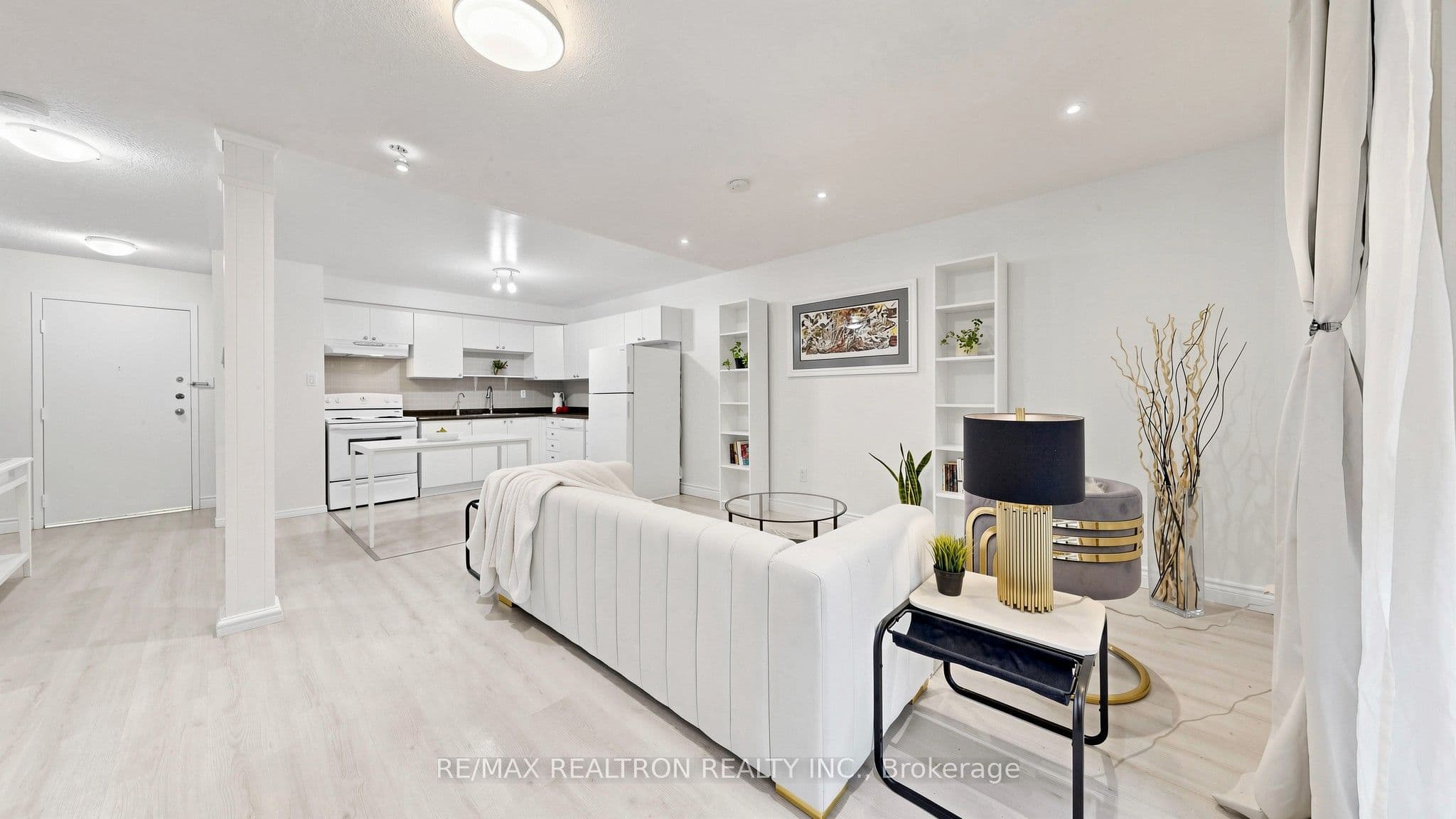 10 Moonstone Byway 151, Toronto, ON M2H 3J3