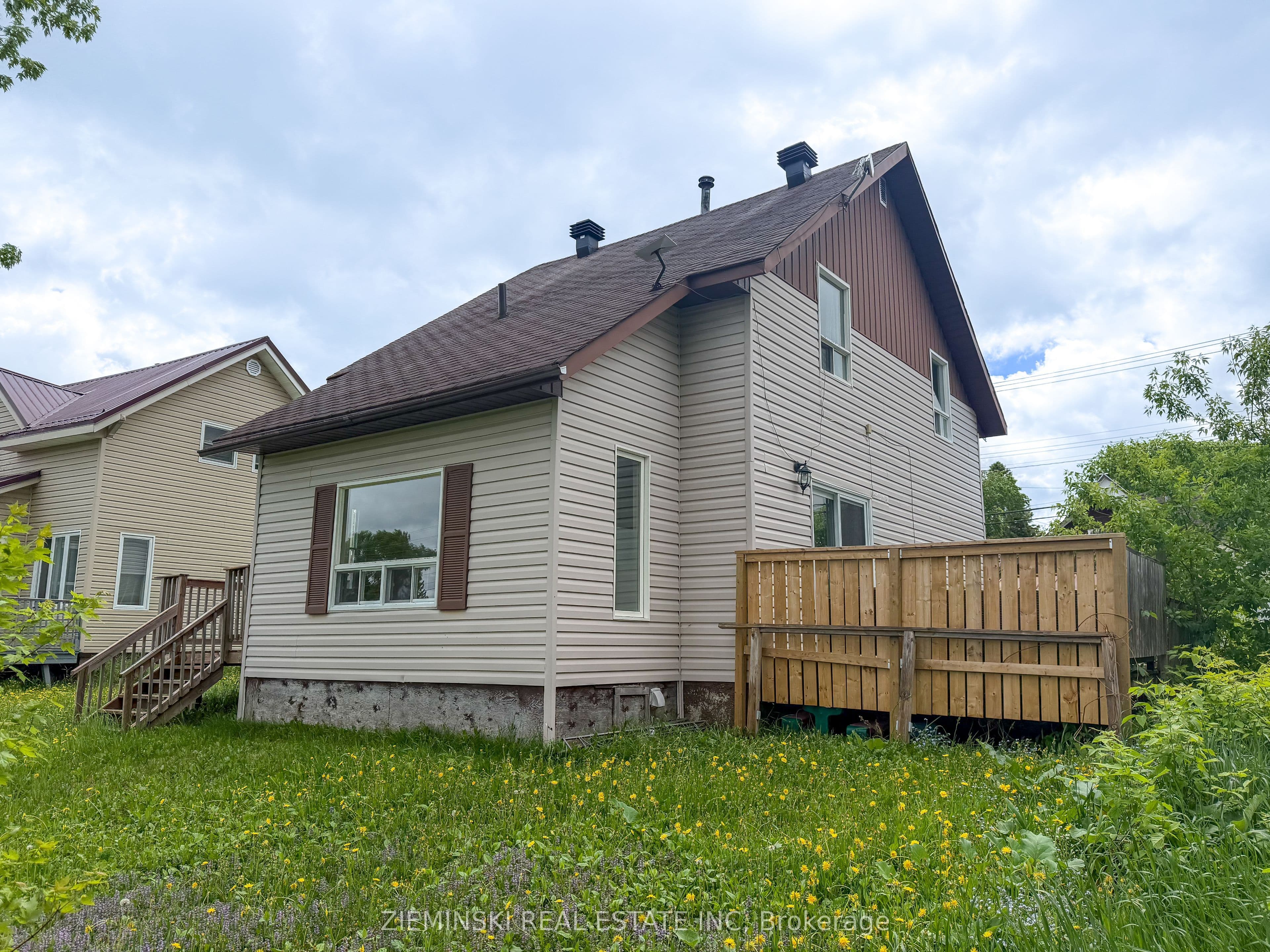 143 Essex Avenue, Iroquois Falls, ON P0K 1E0