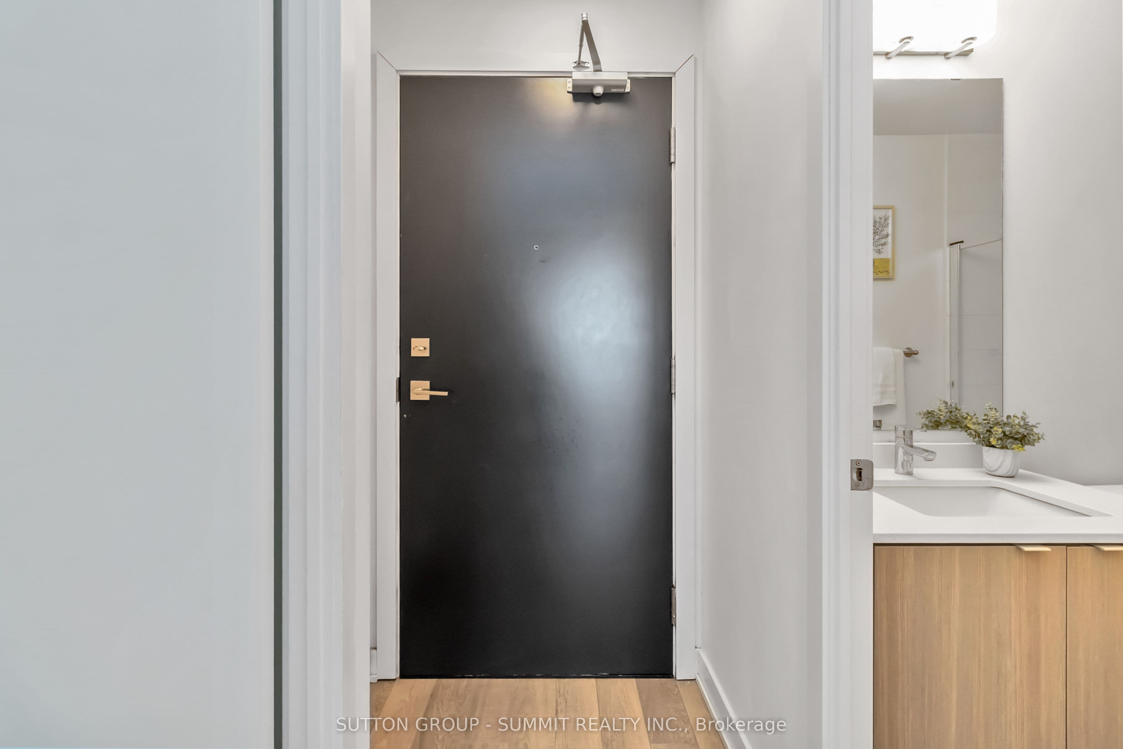 5220 DUNDAS Street D422, Burlington, ON L7L 0J4