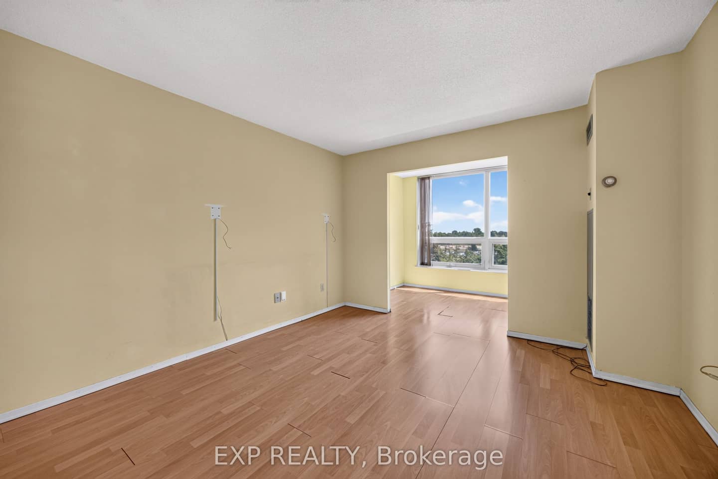 326 Major Mackenzie Drive E 716, Richmond Hill, ON L4C 8T4