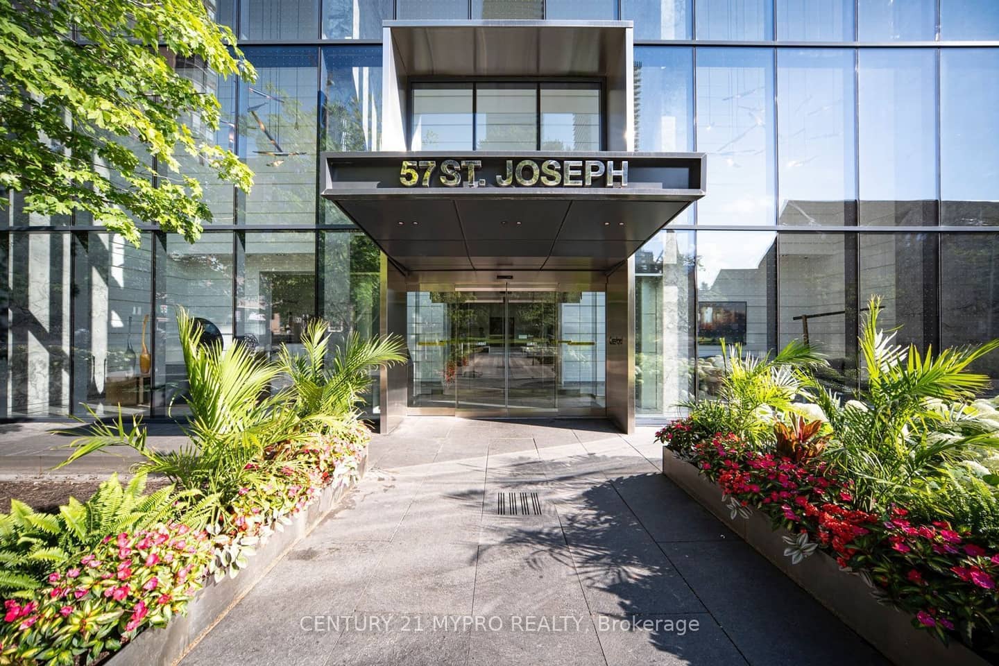 57 St. Joseph Street 417, Toronto, ON M5S 0C5