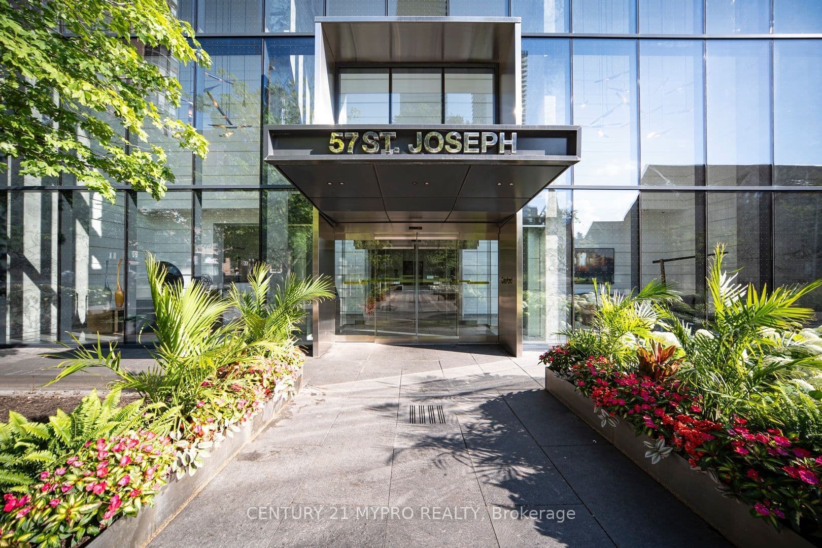 57 St. Joseph Street 417, Toronto, ON M5S 0C5