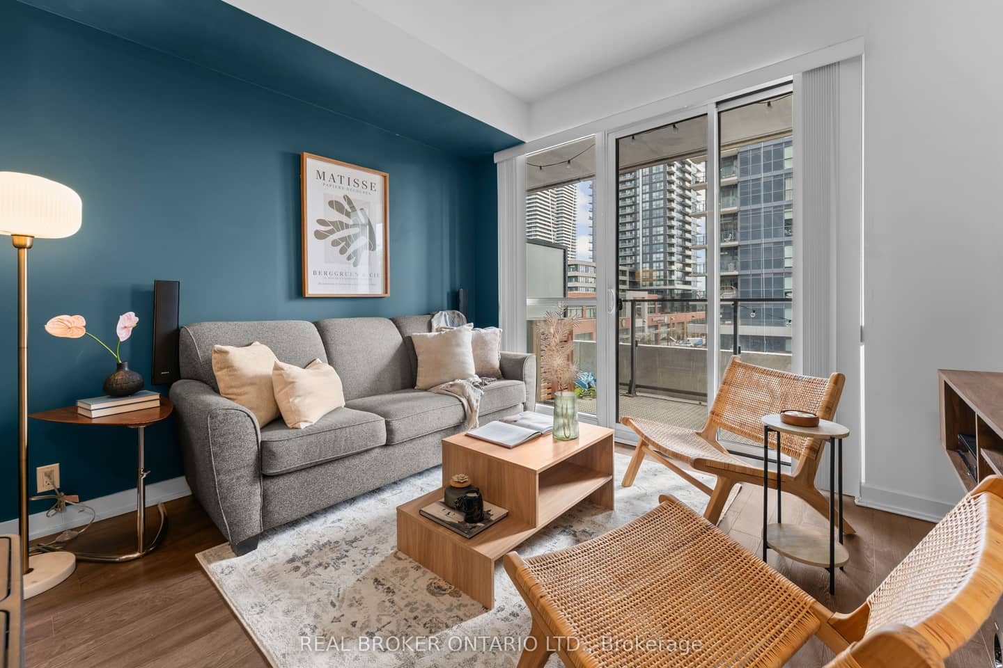 10 Park Lawn Road 405, Toronto, ON M8V 0H9