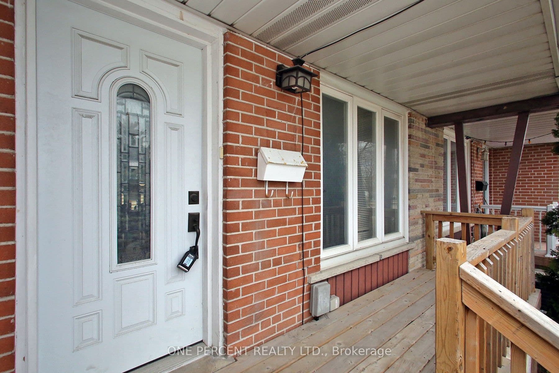 3074 Merritt Avenue, Mississauga, ON L4T 1P2