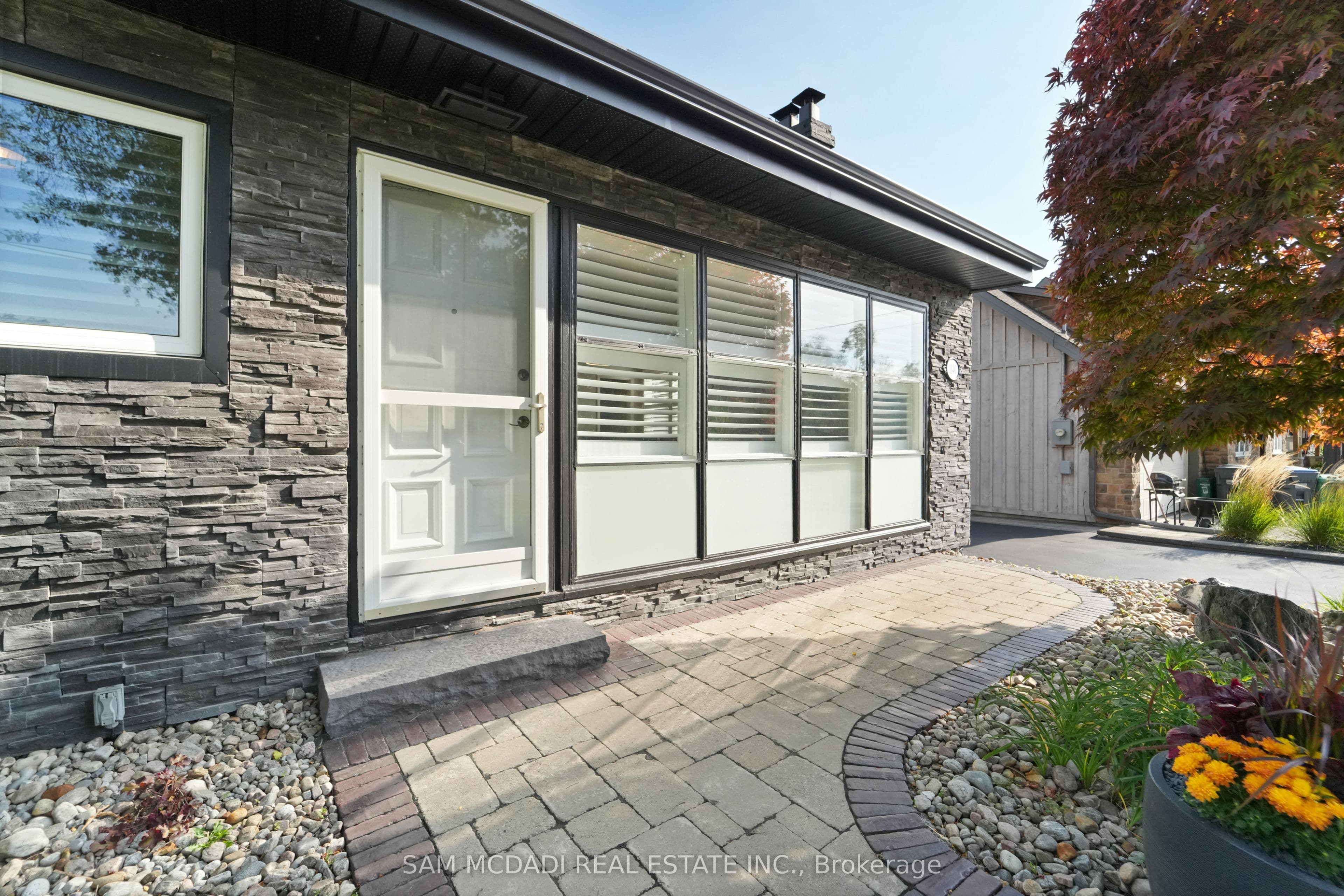 1140 Halliday Avenue, Mississauga, ON L5E 1P9