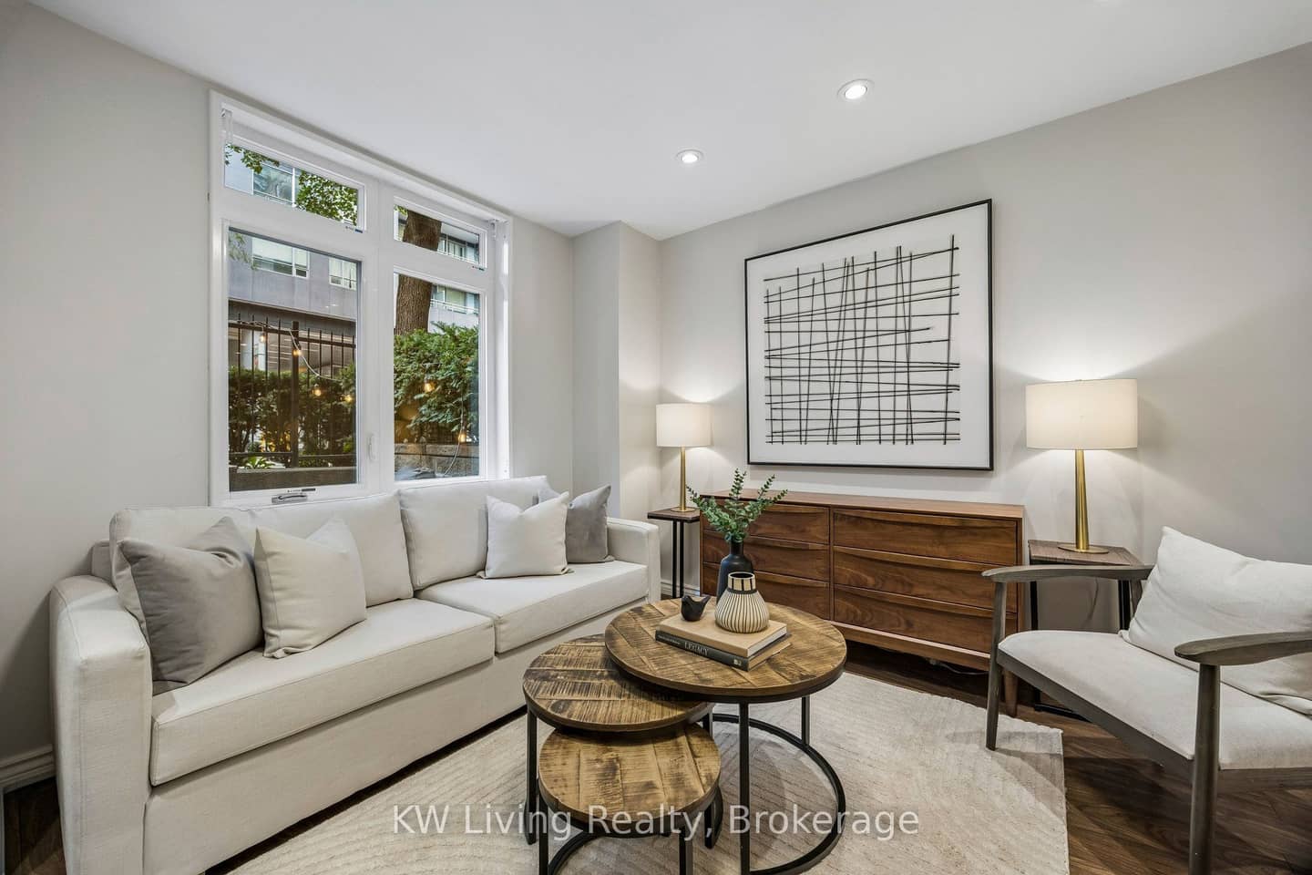 87 Lillian Street 3, Toronto, ON M4S 2H7