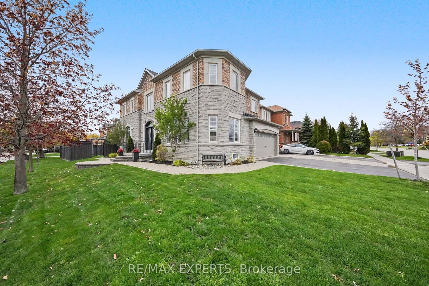 2 Ironhorse Crescent, Caledon, ON L7E 2K8