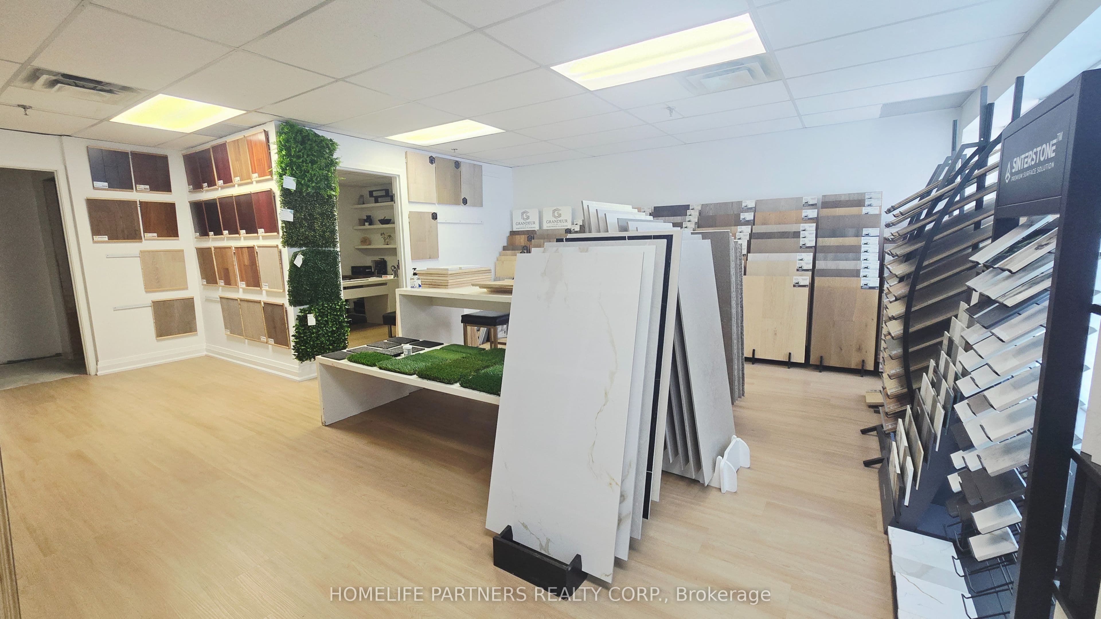 120 Woodstream Boulevard 9, Vaughan, ON L4L 7Z1
