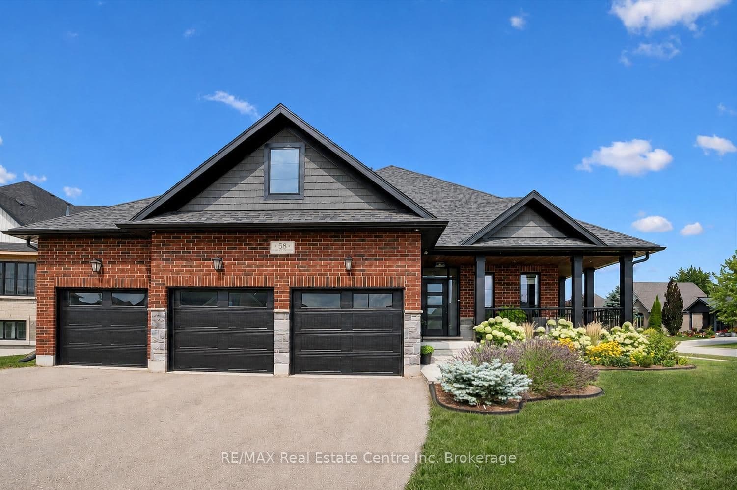 58 Carriage Crossing, Mapleton, ON N0G 1P0