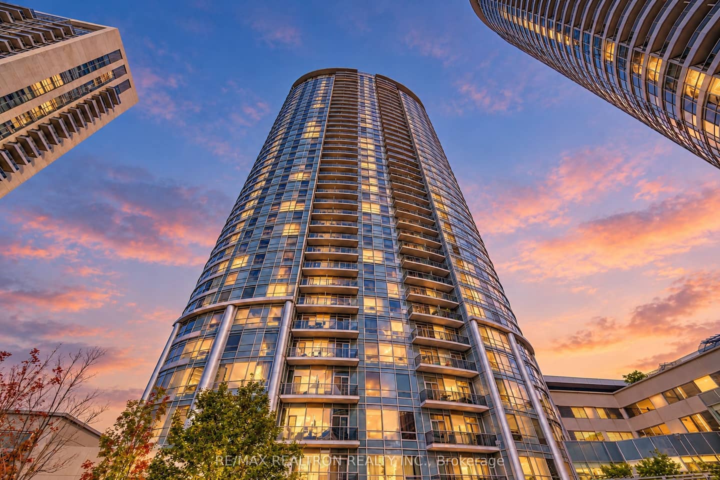 135 Village Green Square 1315, Toronto, ON M1S 0G4
