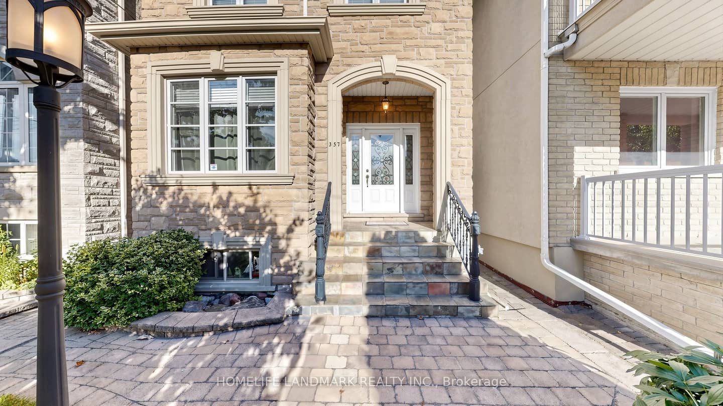 357 Bartlett Avenue N, Toronto, ON M6H 3G8