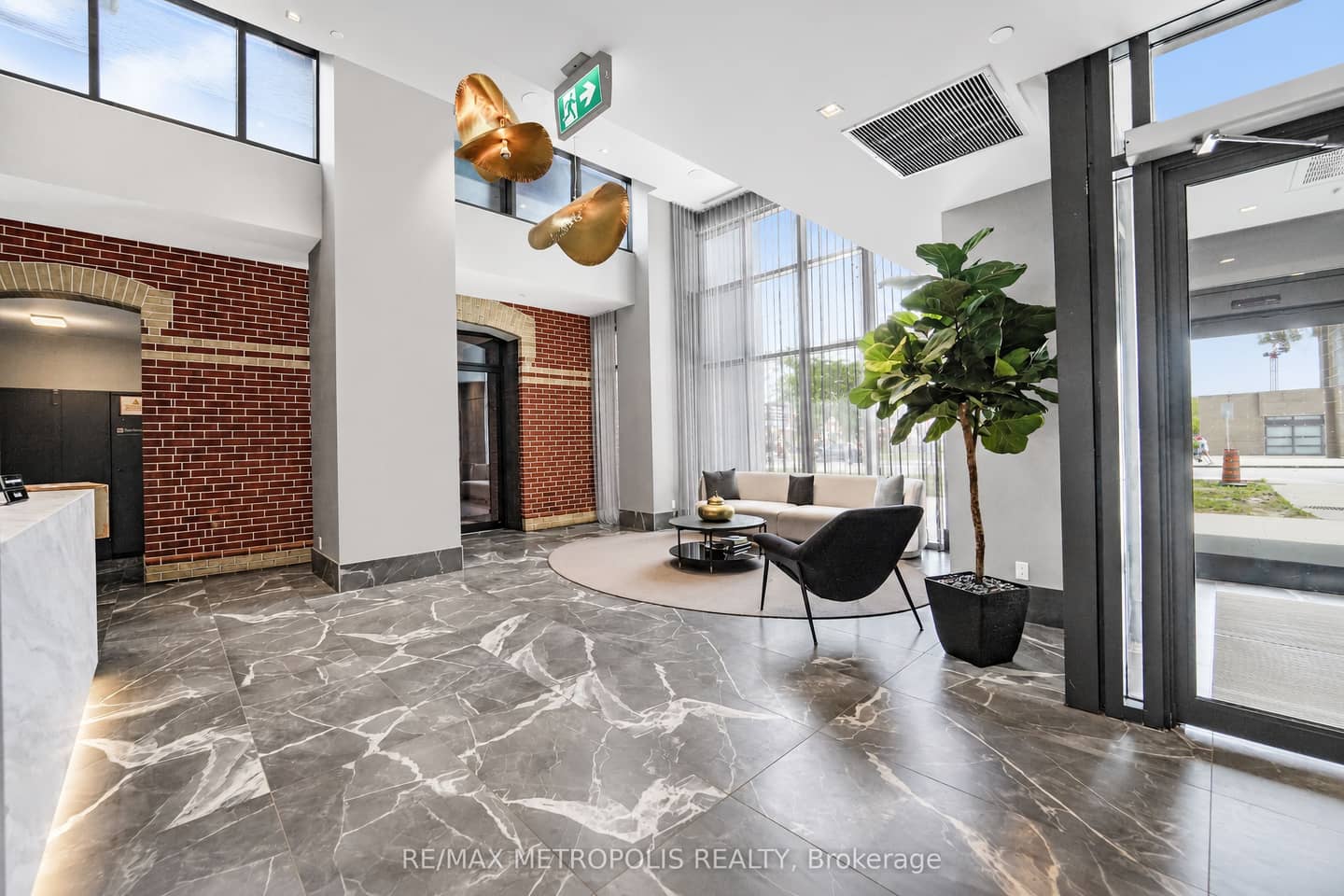 286 Main Street 421, Toronto, ON M4C 0B3