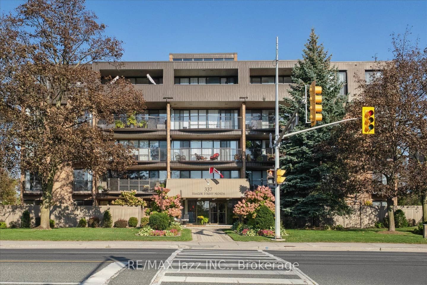 337 Simcoe Street N 405, Oshawa, ON L1G 4T2